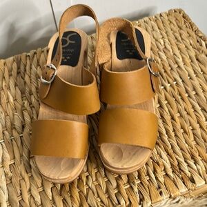 Cape Clogs‎ Stylish Tan Leather Sandals. Size 38